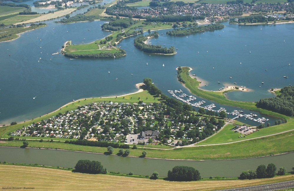 camping bij arnhem luchtfoto veerstal