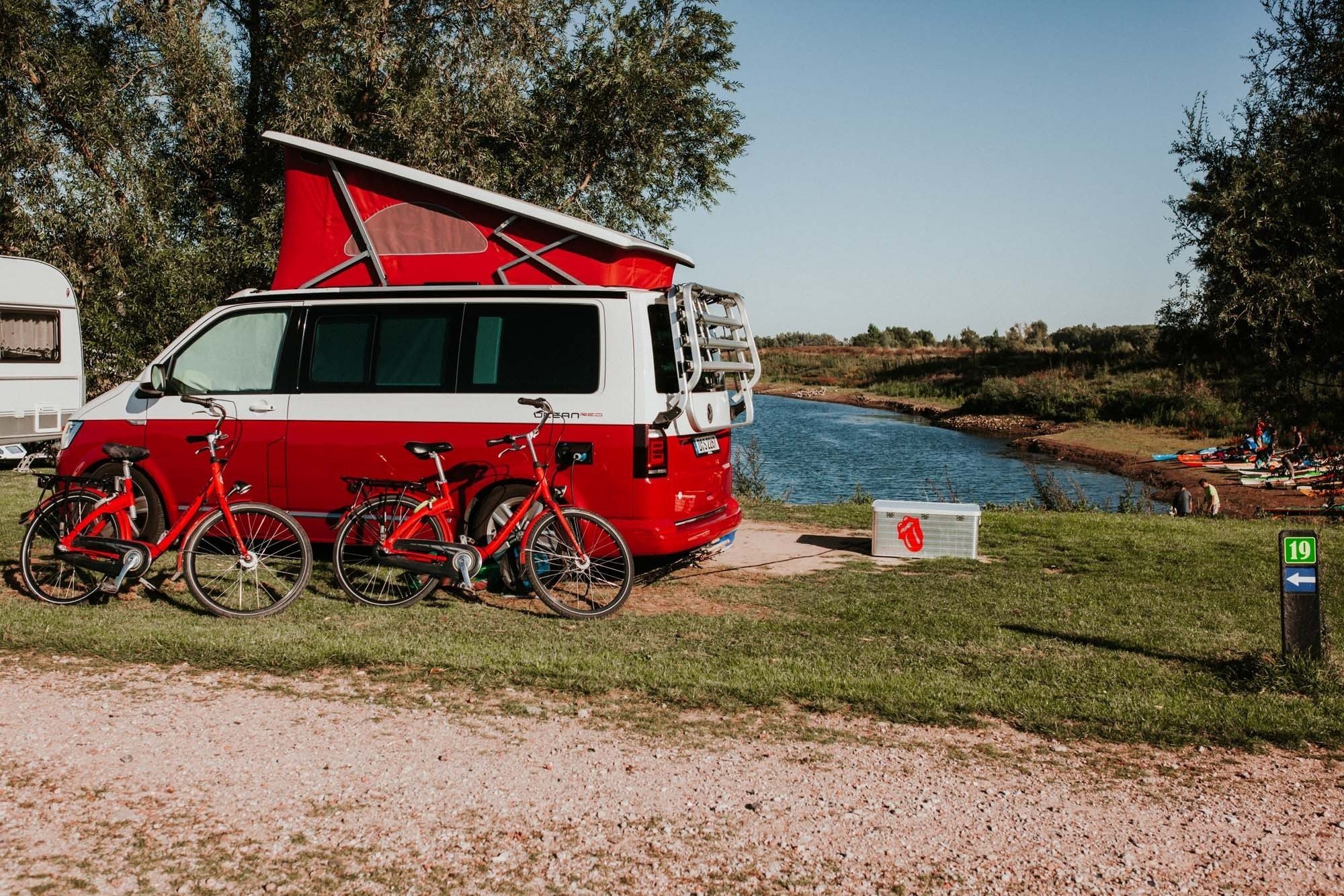 Kampeerplaats aan het water in Gelderland